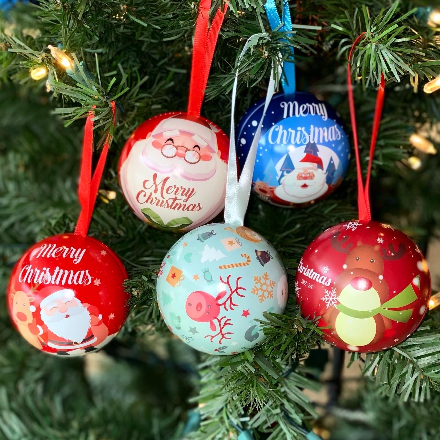 Lash Ornament